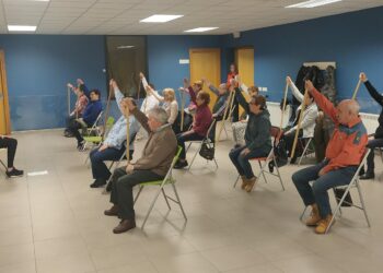 Taller de gimnasia para que los mayores no pierdan movilidad y reduzcan sus dolencias