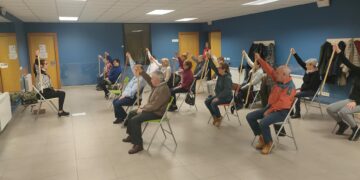 Taller de gimnasia para que los mayores no pierdan movilidad y reduzcan sus dolencias