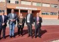 Eloy Ruíz, David Mingo, Lourdes Sánchez, José Miguel Sáez y Ángel Morín durante la visita a las instalaciones del CEIP Miguel Hernández.