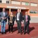 Eloy Ruíz, David Mingo, Lourdes Sánchez, José Miguel Sáez y Ángel Morín durante la visita a las instalaciones del CEIP Miguel Hernández.