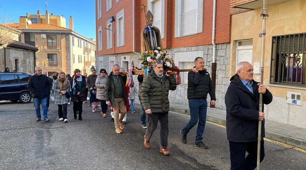 La bendición de 750 gargantillas preside los actos en honor a San Blas en Aldeaseca