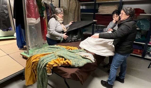 Aldeatejada inicia la revisión de los trajes de época para preparar las X Vísperas Nupciales