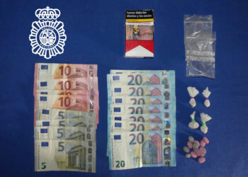 Detenido en un control un varón de 35 años que portaba MDMA, 14 pastillas, cuatro envoltorios y 220 euros