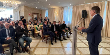 García Carbayo presenta su candidatura y un proyecto «de todos» para dirigir el Partido Popular de Salamanca