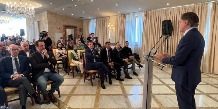 García Carbayo presenta su candidatura y un proyecto «de todos» para dirigir el Partido Popular de Salamanca