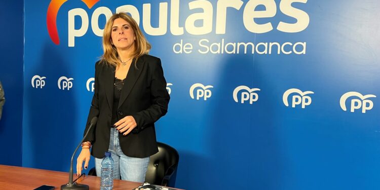 Chabela de la Torre defiende su candidatura a la presidencia provincial del PP para lograr un partido «transparente, moderno, abierto y cercano a los afiliados»