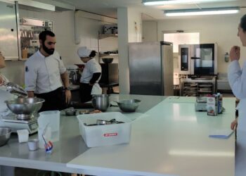 La cocina francesa, asiática y del territorio, junto al taller de corte de jamón, nuevos cursos monográficos de la Escuela de Hostelería