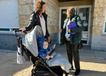 Los 60 niños nacidos en Villamayor en 2022 pueden solicitar la ayuda de 100 euros del ‘cheque bebé’