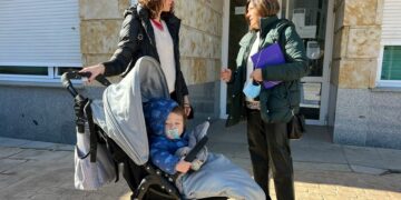 Los 60 niños nacidos en Villamayor en 2022 pueden solicitar la ayuda de 100 euros del ‘cheque bebé’