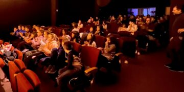 La sesión de teatro familiar inicia las fiestas de Las Candelas en Villamayor