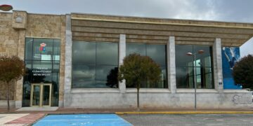 La piscina climatizada de Villares volverá a abrir a mediados de marzo después de casi cuatro años cerrada