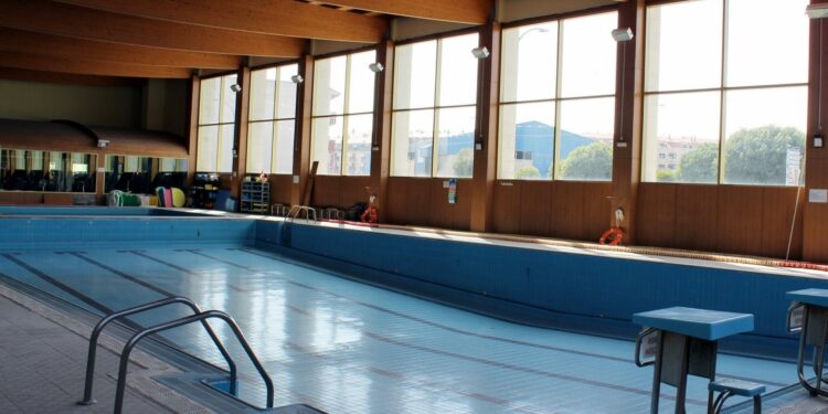 Villares realiza una encuesta para que los futuros usuarios muestren sus preferencias sobre las actividades a impartir en la piscina climatizada