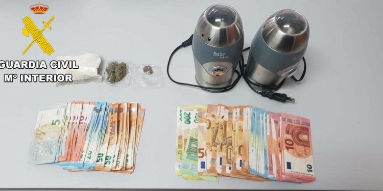 Detenida en Ciudad Rodrigo una mujer que ocultaba en una vivienda 2 gramos de hachís, 3 de marihuana y 67 de metanfetamina