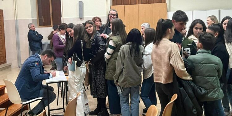 ‘Última llamada al Edén’, nuevo libro del poeta salmantino Alberto Galán