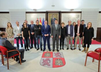 La Junta firma el Decreto Ley de 35 horas semanales para el personal de la Junta de Catilla y León