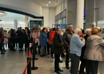 Los mayores de Santa Marta disfrutan de una sesión especial de cine en El Tormes