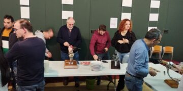 La Escuela de Hostelería enseña la técnica y los ‘trucos’ del corte de jamón