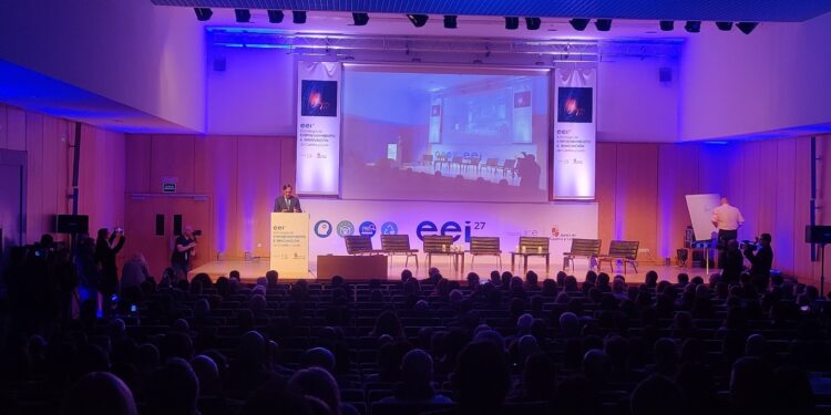 La Junta presenta una Estrategia de Emprendimiento e Innovación dotada con 812,2 millones