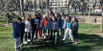 Plantación de 184 olmos para celebrar el Día Internacional de los Bosques