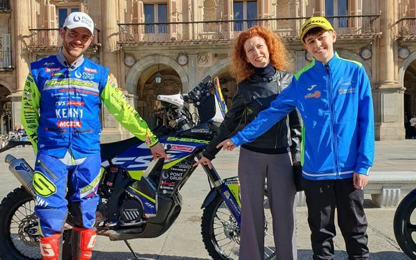 Los pilotos salmantinos Santolino y Verdugo promocionarán Salamanca en las competiciones