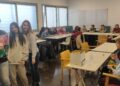 Taller de ‘Masillas terapéuticas’ para mejorar la movilidad de las manos y dedos de las personas mayores