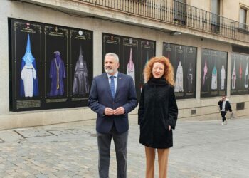 Vinilos en la Rúa y Palominos para promocionar y dar a conocer la Semana Santa salmantina
