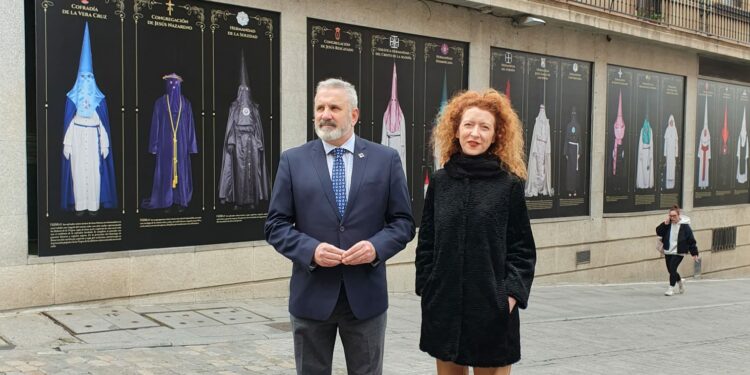 Vinilos en la Rúa y Palominos para promocionar y dar a conocer la Semana Santa salmantina