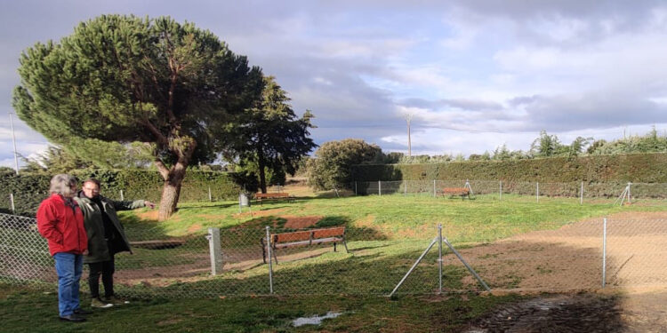 El Ayuntamiento incorpora 250 metros más al espacio destinado a las mascotas y proyecta instalar iluminación