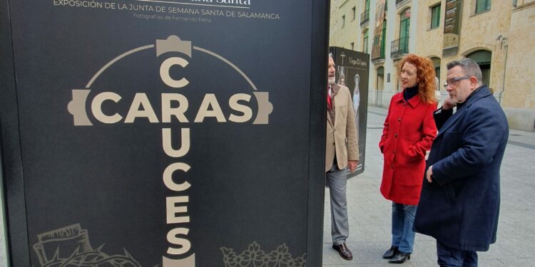 La expo ‘Caras y cruces. Retratos de nuestra Santa’ acerca las Cofradías, Hermandades y Congregaciones a los salmantinos
