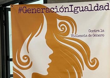 Manualidades y teatro por la igualdad para los niños de Villares con motivo del Día de la Mujer