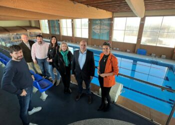 Más de doscientos usuarios en el primer día de inscripción para la reapertura de la piscina climatizada y gimnasio de Villares