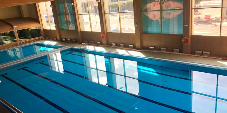Ya tiene fecha: la piscina climatizada de Villares abrirá el próximo 1 de abril