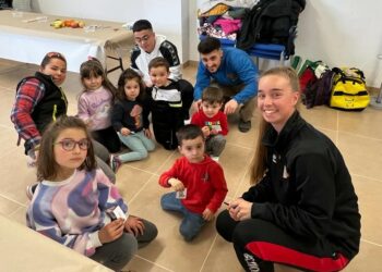 Los niños de Villares se suman al reconocimiento a las mujeres y la lucha por la igualdad