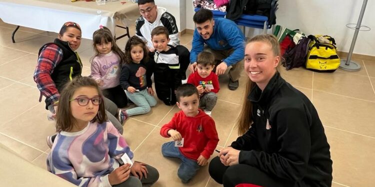 Los niños de Villares se suman al reconocimiento a las mujeres y la lucha por la igualdad