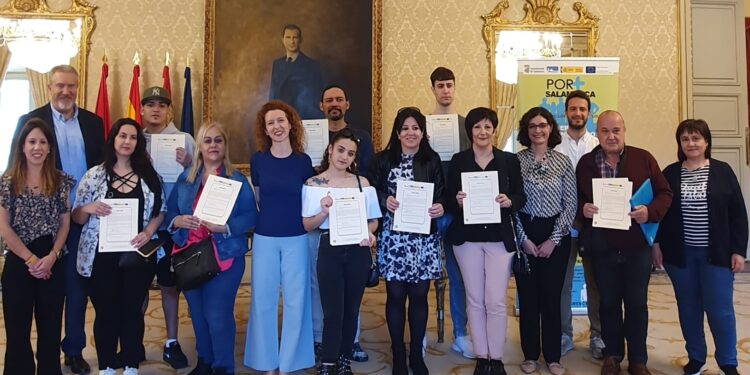 Concluye el curso de ‘Atención sociosanitaria a personas dependientes en Instituciones Sociales’ que ha formado a 15 desempleados