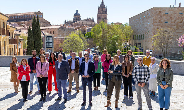 José Luis Mateos presenta un equipo «que siente verdadera pasión por Salamanca»