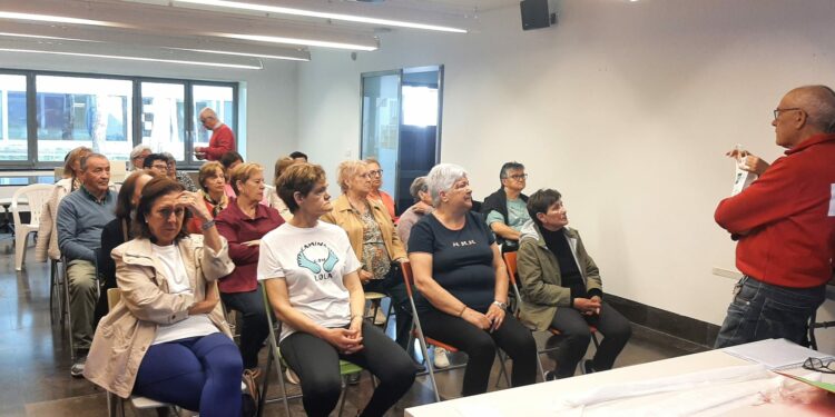 ‘Cuidados de la piel’ para que los mayores eviten riesgos y enfermedades durante el verano