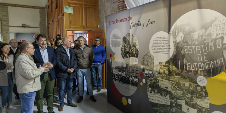 Fernández Mañueco resalta los logros alcanzados durante los 40 años del Estatuto de Autonomía