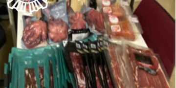 Detenida una mujer de 55 años por intento de robo en un supermercado