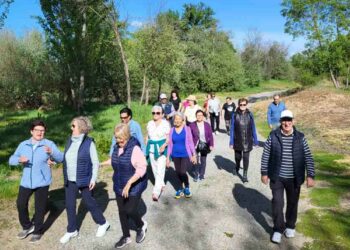 Sol, ejercicio y buena compañía para disfrutar de los ‘Paseos Saludables’ en la Isla del Soto