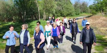Sol, ejercicio y buena compañía para disfrutar de los ‘Paseos Saludables’ en la Isla del Soto