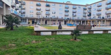 Nuevos elementos y mobiliario urbano para modernizar la Plaza de Diego Hurtado de Mendoza