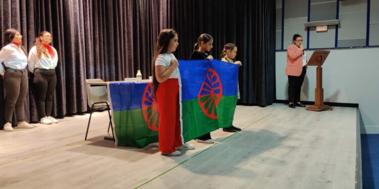 Manuel Martínez repasa la importancia del pueblo gitano a lo largo de la historia