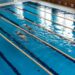 Buena afluencia de usuarios en el primer día de apertura de la piscina climatizada de Villares
