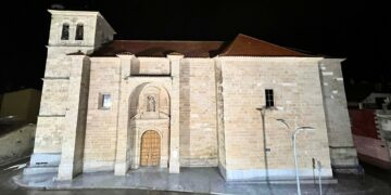 La iglesia de San Silvestre de Villares estrena iluminación artística