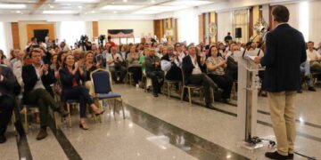 Cuca Gamarra visita Salamanca para mostrar su apoyo al candidato García Carbayo