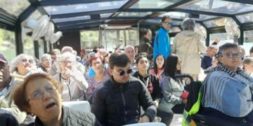 Visita a Las Arribes, paseo y desayuno saludable, bingo y degustaciones para los mayores del municipio