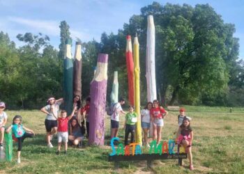 Los niños del CAI continúan con la campaña de concienciación para la recogida de los excrementos de las mascotas