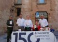 Un centenar de voluntarios de Cruz Roja se lanzan a las calles con huchas reciclables para recaudar fondos y celebrar el Día de la Banderita