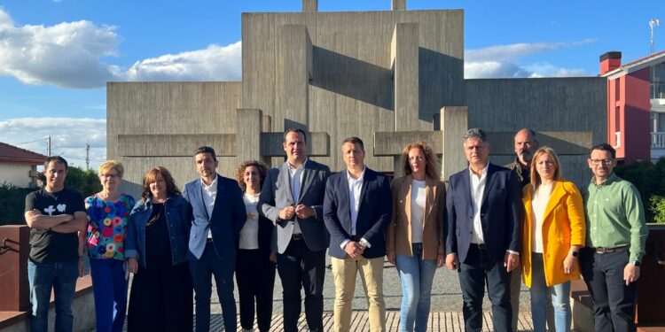El PP de Doñinos presenta una candidatura joven y renovada para lograr la Alcaldía y «recuperar ese esplendor que tuvo el pueblo»